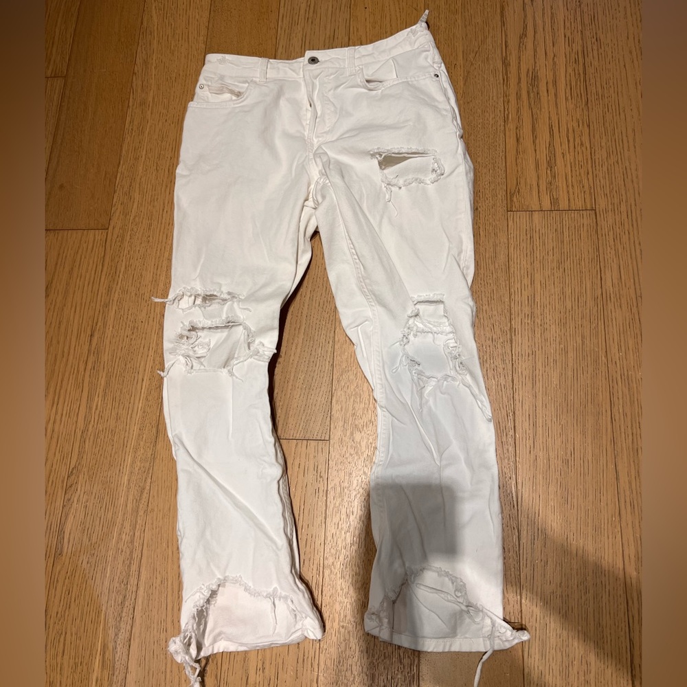 Distressed Boyfriend Jeans - White